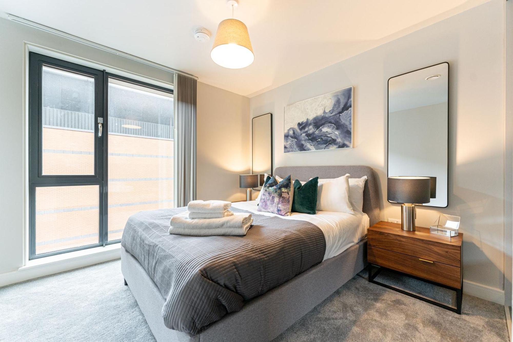 Apartment Stylish 2 Bed 2 Bath In Bmh Centre *