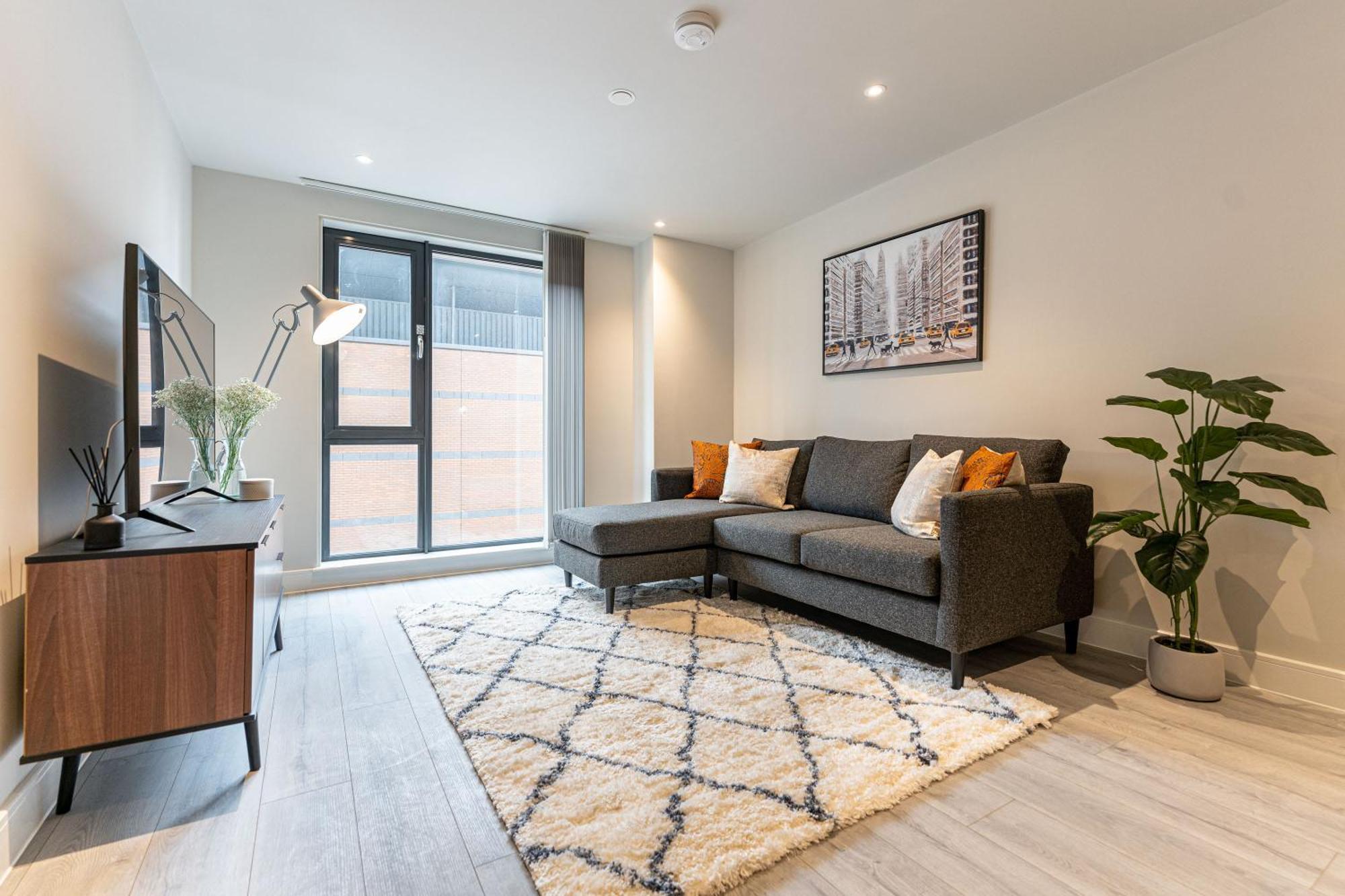 Apartment Stylish 2 Bed 2 Bath In Bmh Centre